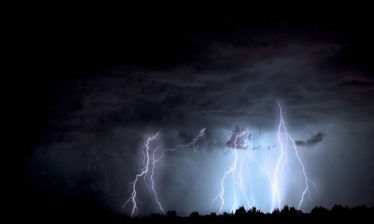 lightning-1158027_1280