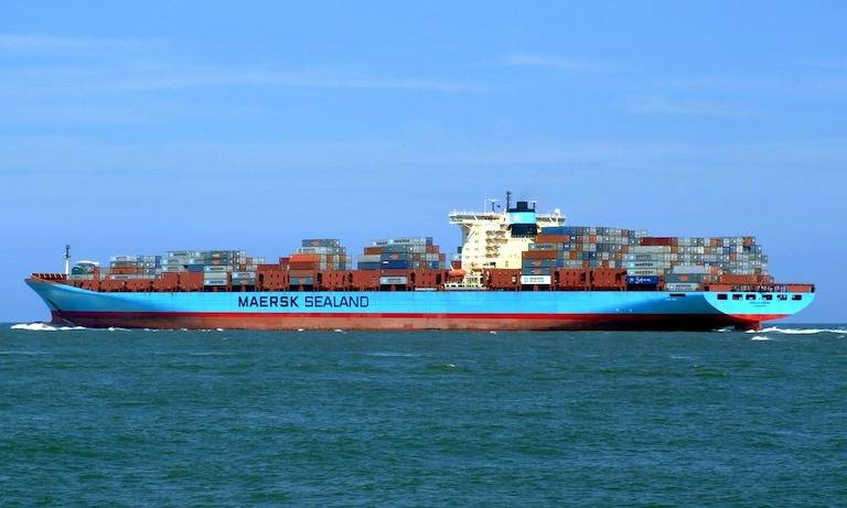 arnold-maersk-883927_960_720