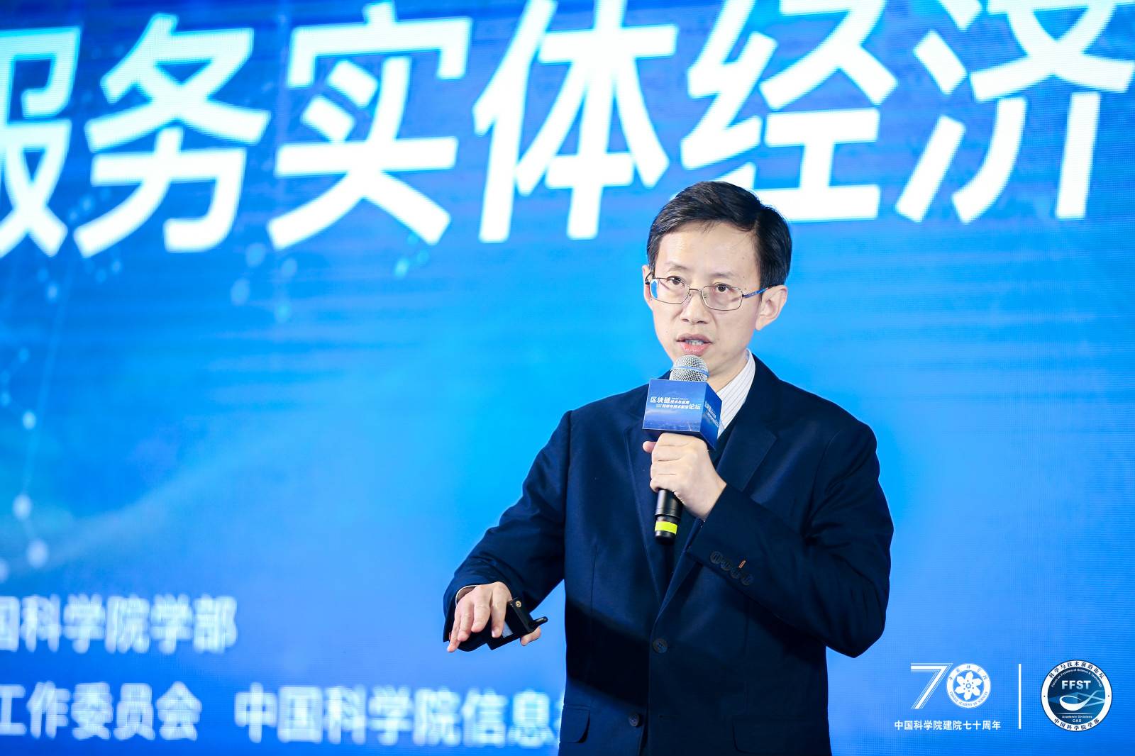 LX__6869_w2818_meitu_2