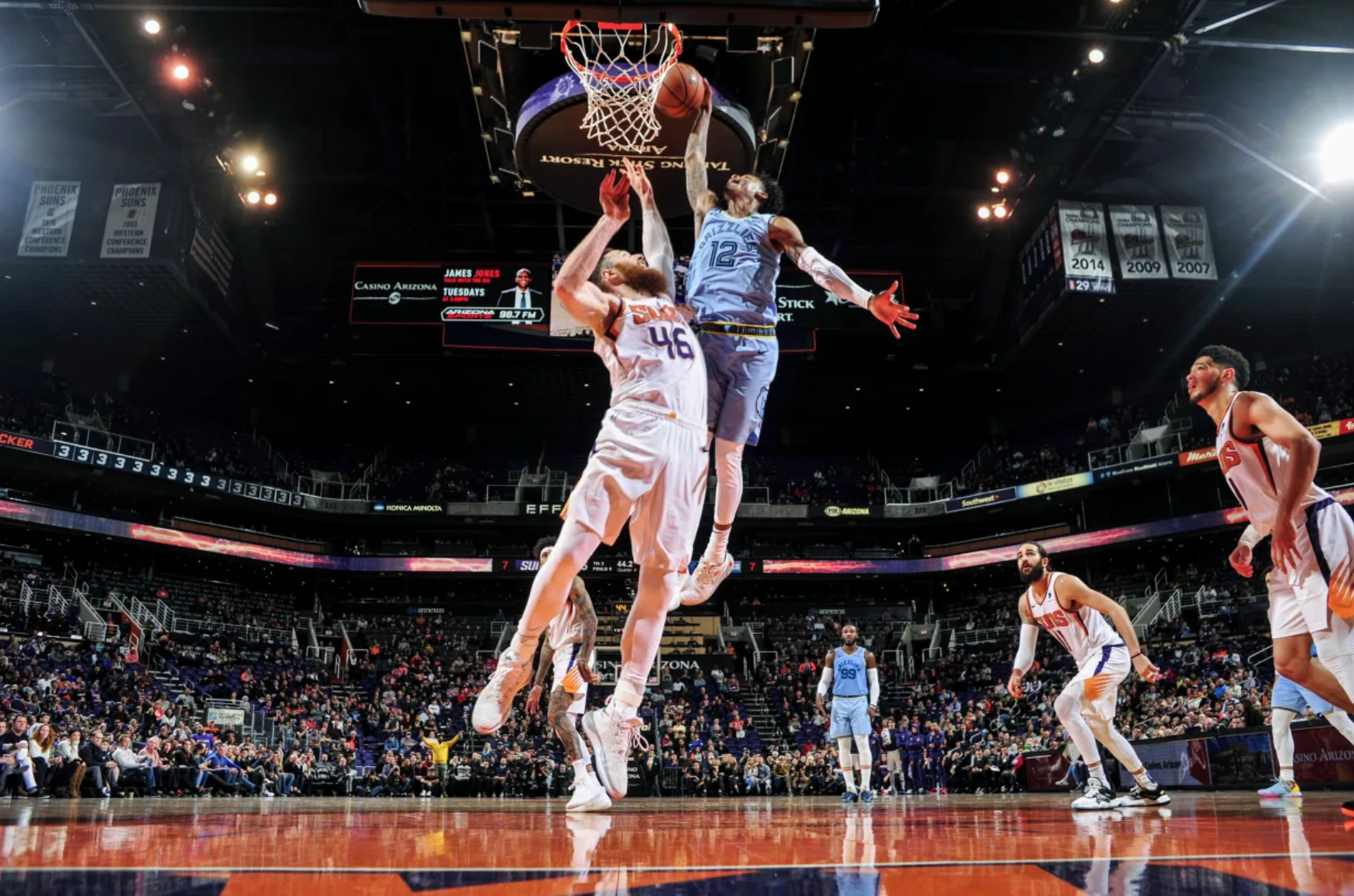 澎湃新闻:一段球星视频卖出20万美元!NBA用区块链技术“炒视频”